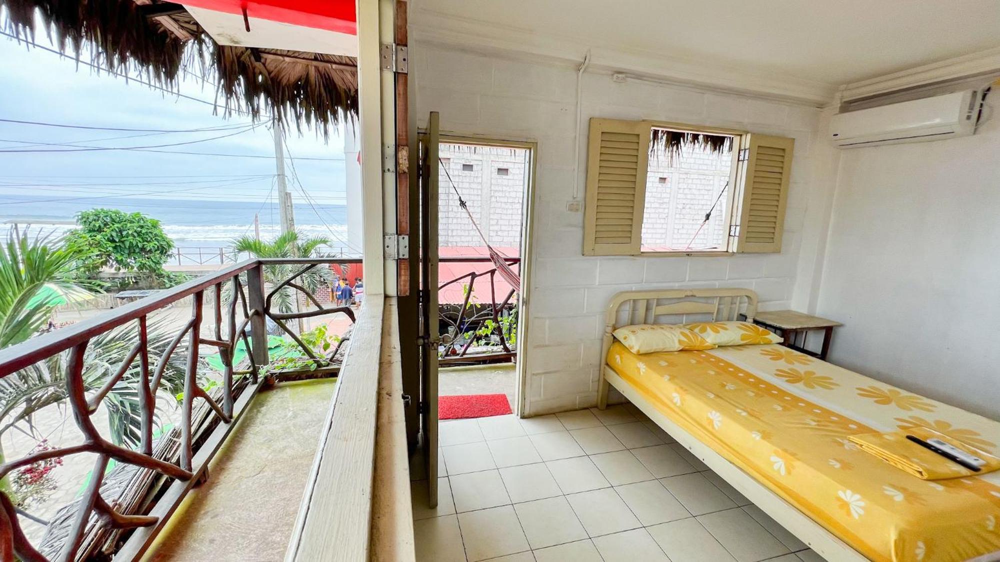 Arrecife Montanita Hostal Exterior photo